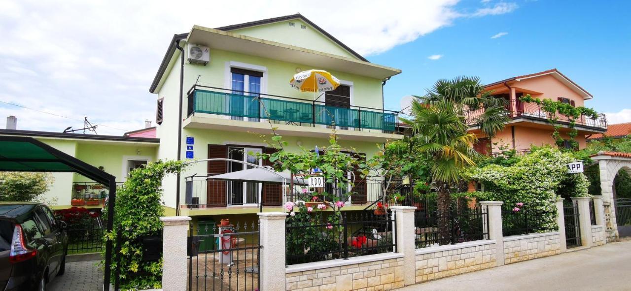 Apartments Grassi By Rent Istria Умаг Екстер'єр фото
