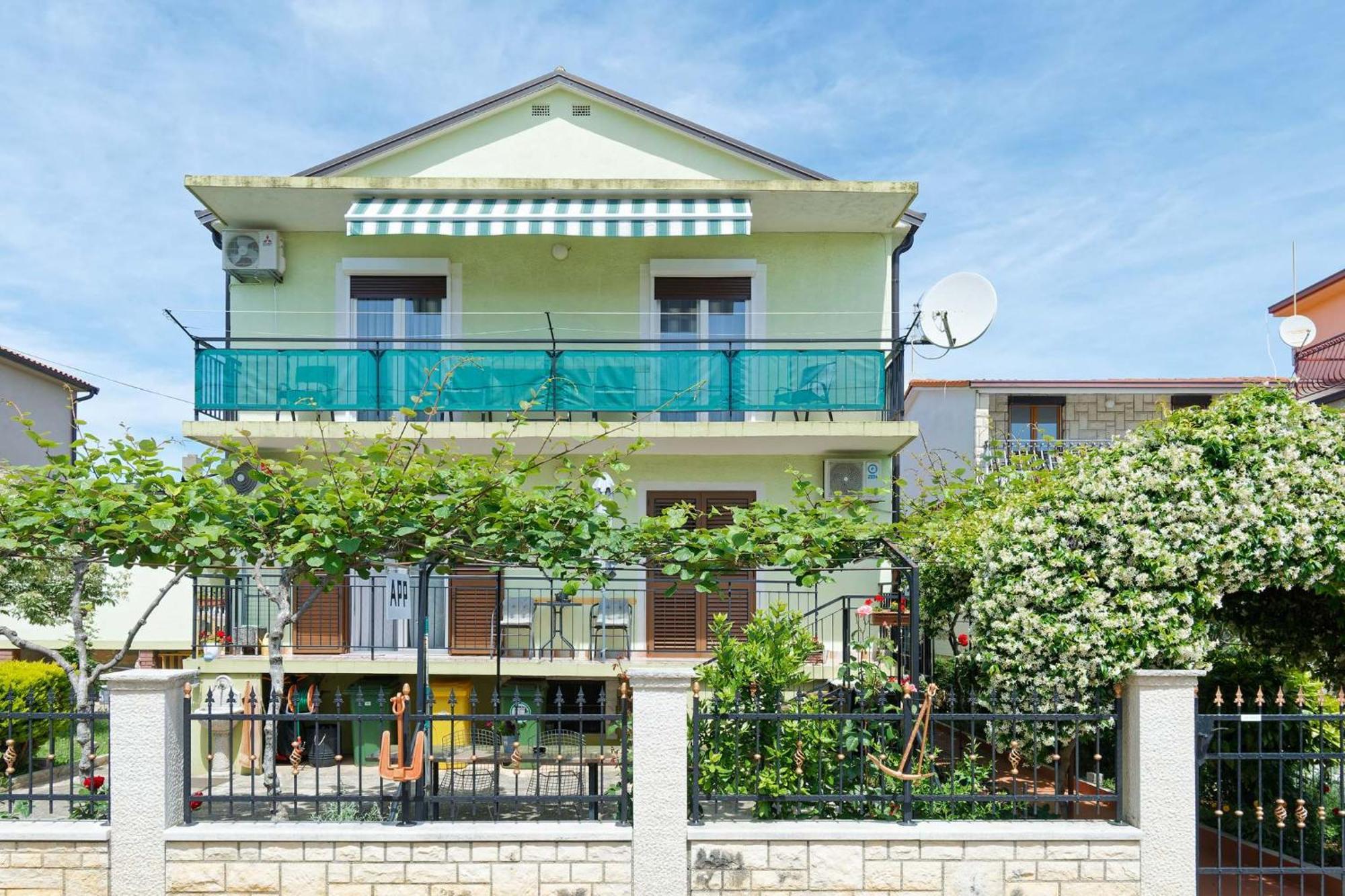 Apartments Grassi By Rent Istria Умаг Екстер'єр фото