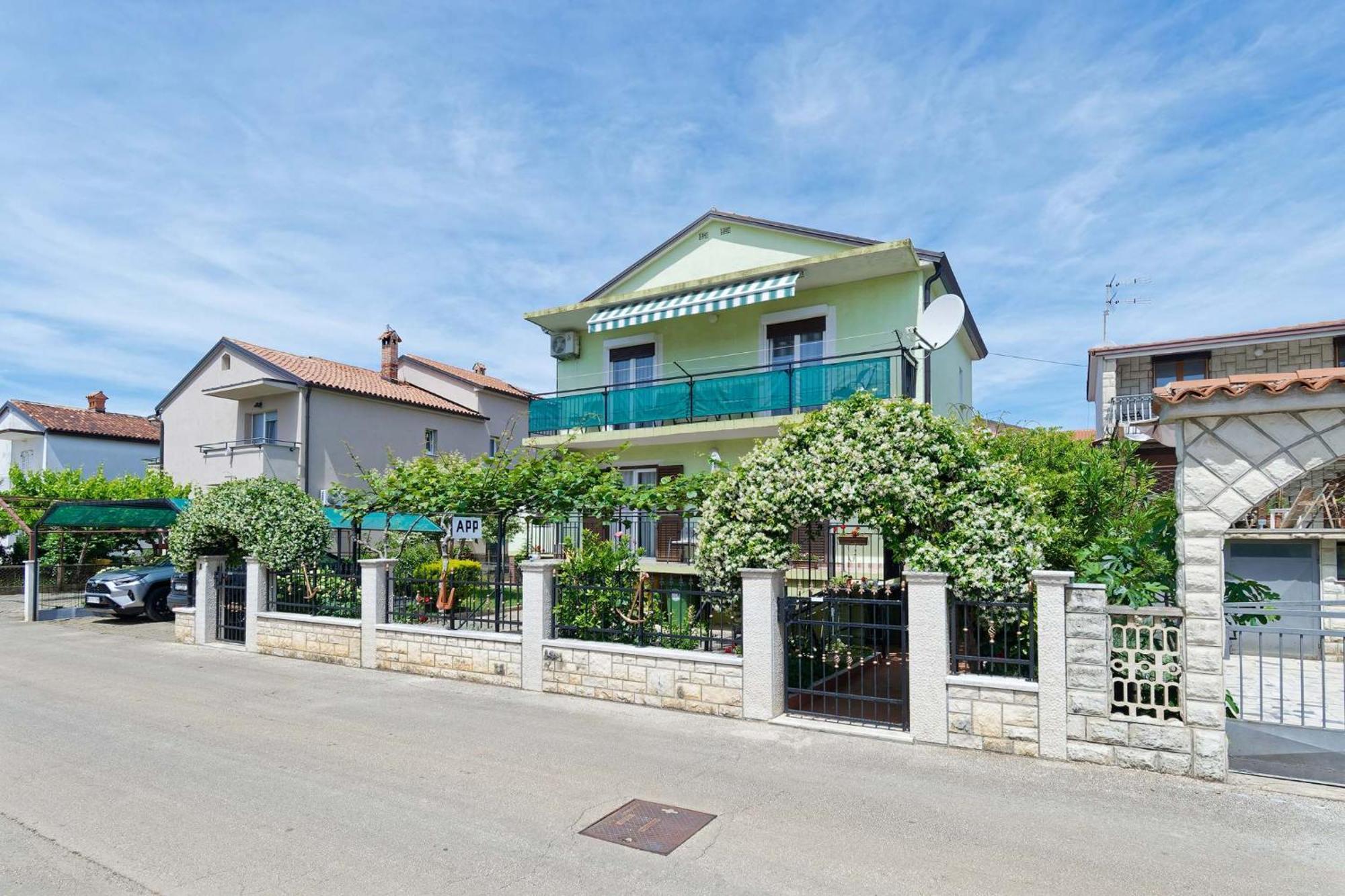 Apartments Grassi By Rent Istria Умаг Екстер'єр фото