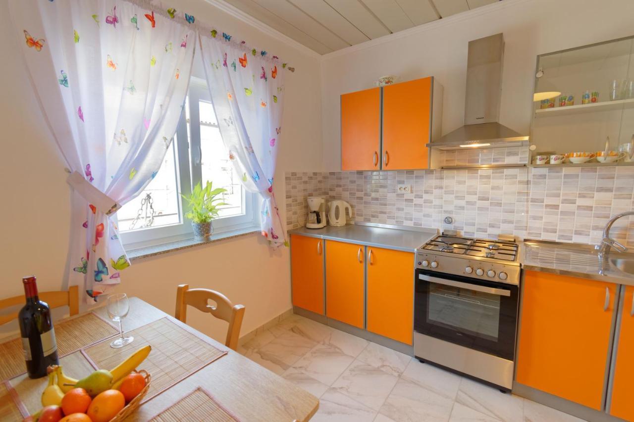 Apartments Grassi By Rent Istria Умаг Екстер'єр фото